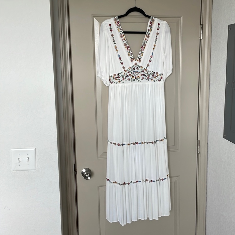 Baltic Born Santa Fe Embroidered Dress. Women’s medium, never worn.